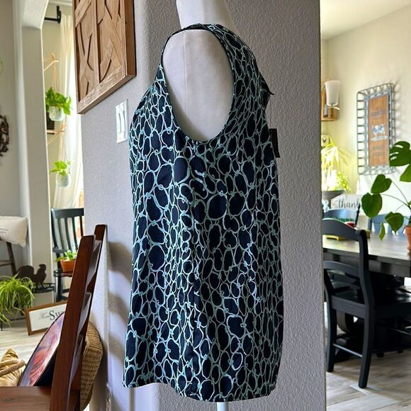 The Limited One Shoulder Navy Blue Sleeveless Top M NWT Circles Lightweight - Picture 4 of 9